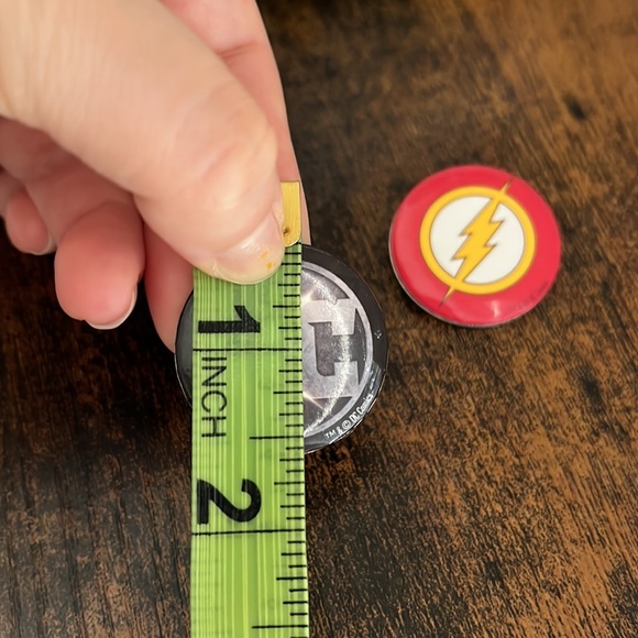 DC Comics Button Pins - Picture 8 of 9